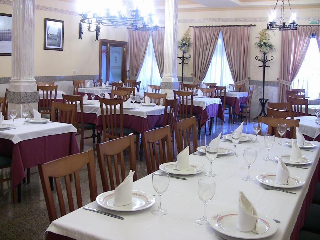 Apartahotel Los Hermanos Ocaña Eksteriør bilde